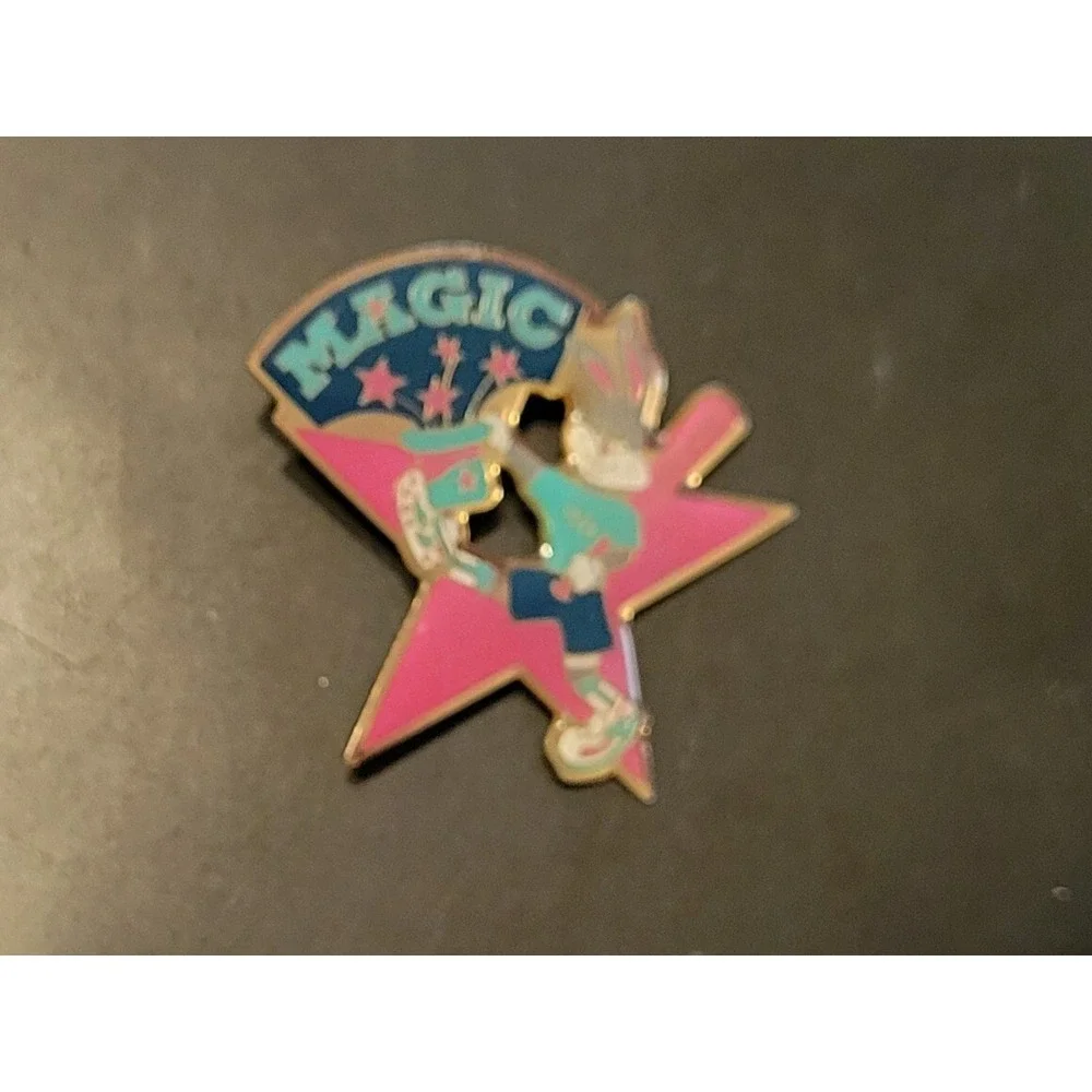 VINTAGE Magic Indiana‎ Bugs Bunny 96 Olympics Pin Collectible Lapel Brooch